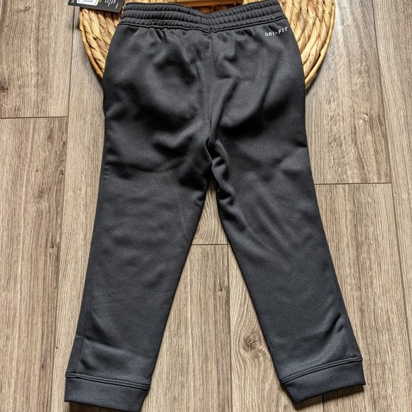 NWT Toddler Boy (3-4Y) - NIKE Therma Pant - Black - Picture 2 of 9